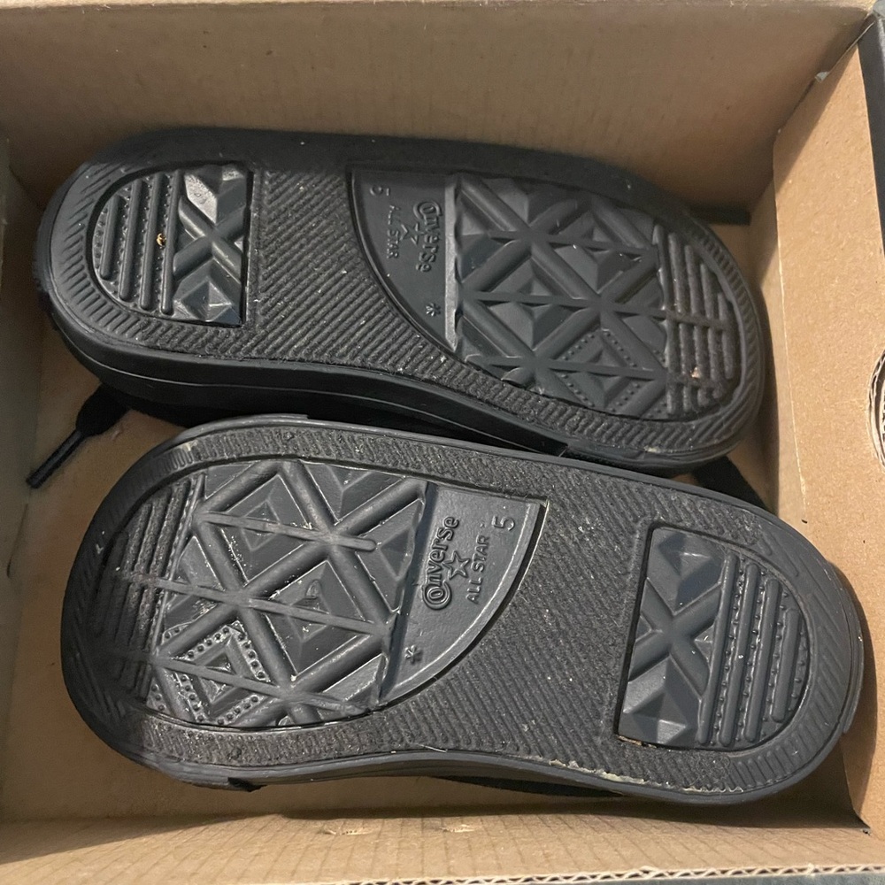 Toddler kids Black Converse side 5 - Picture 3 of 4